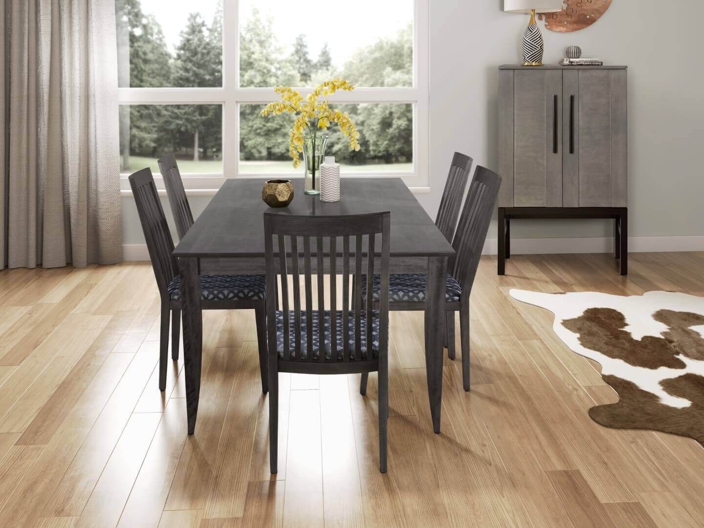 Saber Leg Extension Table 80 Dining Chairs