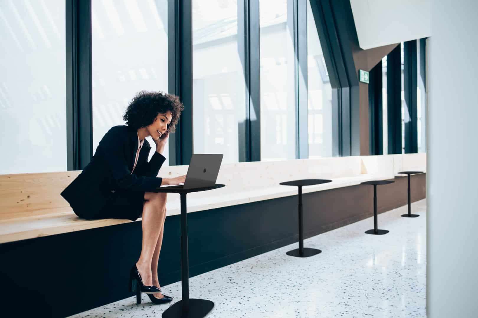 serif-lift-laptop-table-1045-BDI-pepper-4cls Serif Adjustable Laptop Table